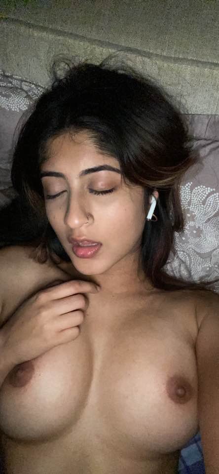 Indian gf nude selfies